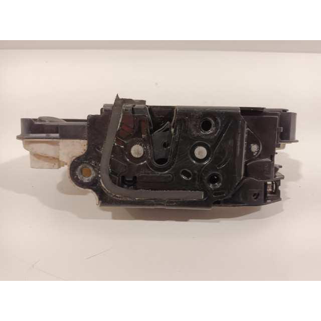 Locking mechanism door electric central locking front left Skoda Fabia II Combi (2010 - 2014) Combi 5-drs 1.2 TDI 12V Greenline (CFWA)