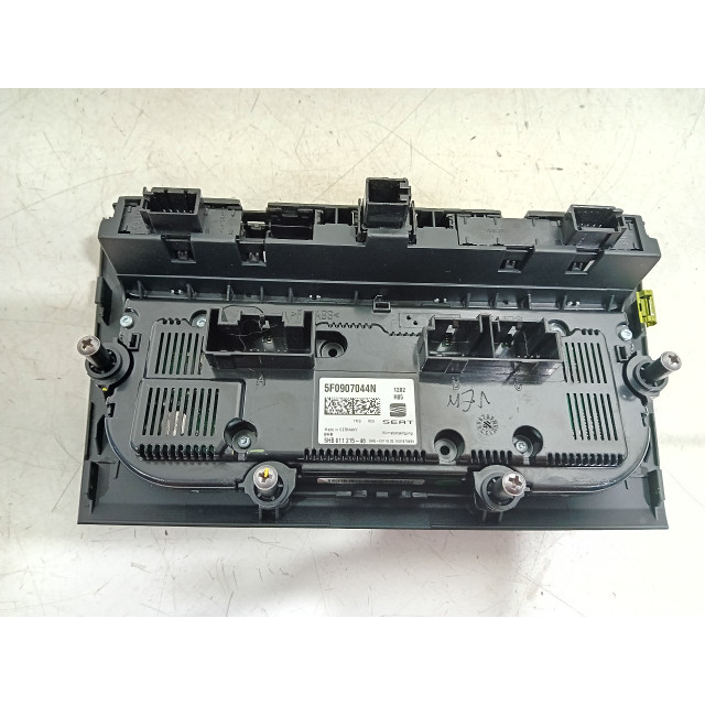 Heater control panel Seat Leon (5FB) (2014 - present) Hatchback 5-drs 1.4 TSI ACT 16V (CZEA)