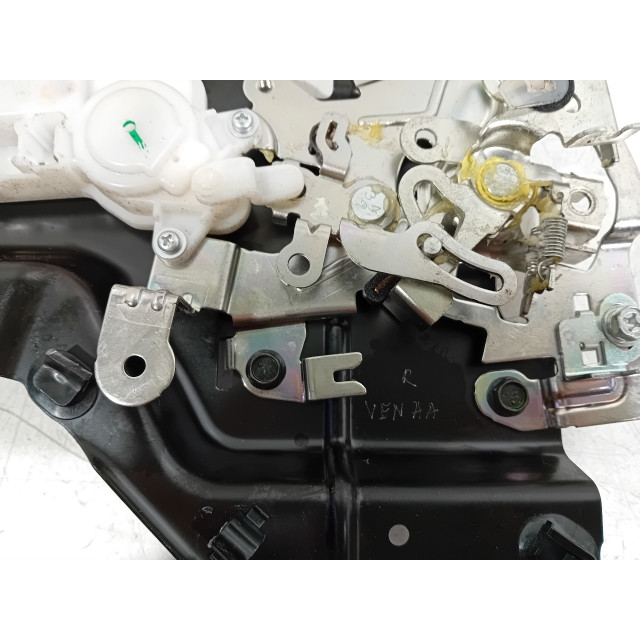 Locking mechanism door electric central locking right Nissan/Datsun NV 200 (M20M) (2011 - present) NV 200 Van 1.5 dCi 110 (K9K)