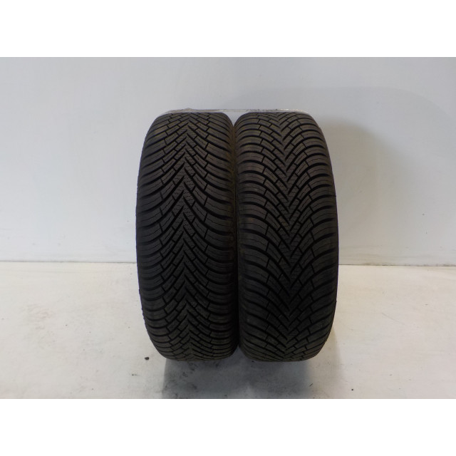 Tyre set 2 piece Winter 185/55 R15 vredestein Winter