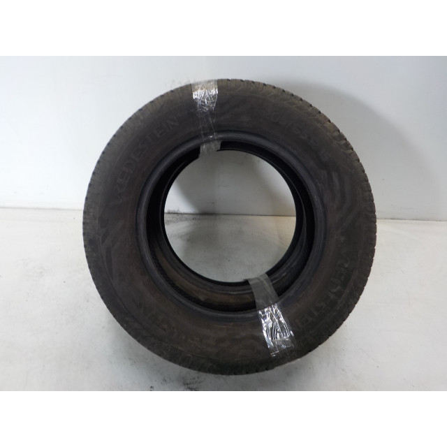 Tyre set 2 piece Winter 205/65 R15 vredestein Winter