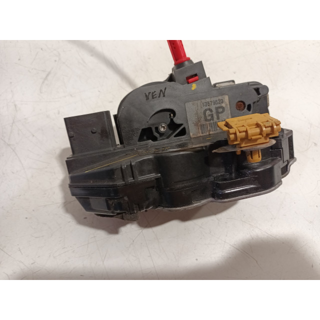 Locking mechanism door electric central locking front right Vauxhall / Opel Astra J GTC (PD2/PF2) (2011 - 2018) Hatchback 3-drs 1.4 Turbo 16V ecoFLEX 140 (A14NET(Euro 5))
