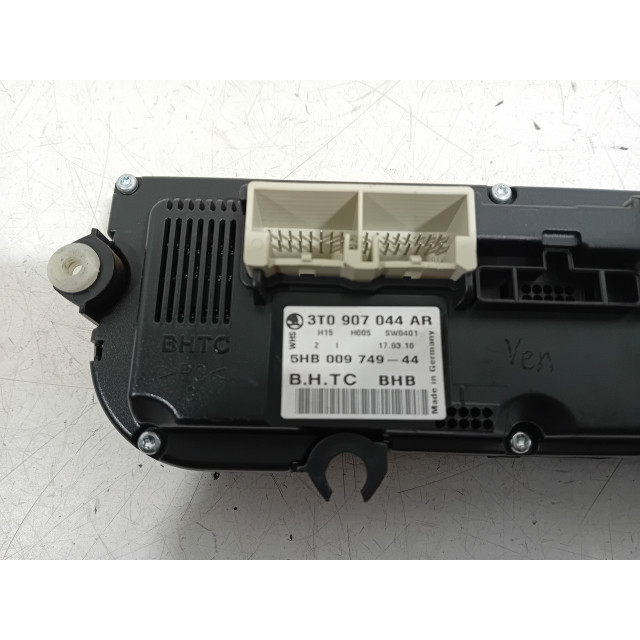 Heater control panel Skoda Yeti (5LAC) (2009 - 2017) SUV 2.0 TDI 16V 4x4 (CFHA)