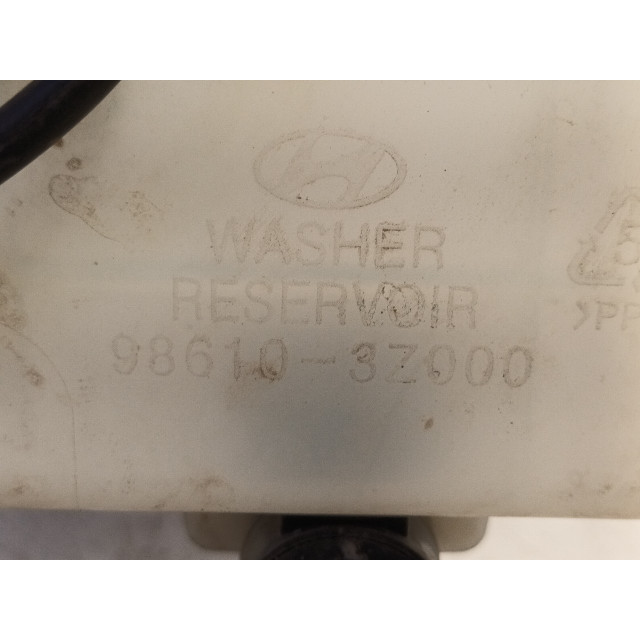 Windscreen washer reservoir front Hyundai i40 CW (VFC) (2011 - present) Combi 1.6 GDI 16V (G4FD)
