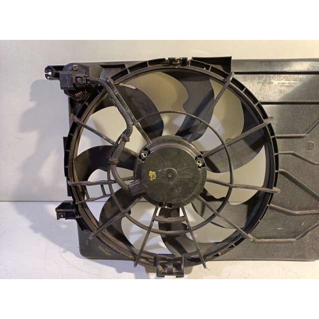 Cooling fan Hyundai i40 CW (VFC) (2011 - present) Combi 1.6 GDI 16V (G4FD)