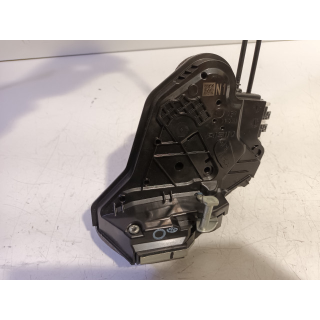 Locking mechanism door electric central locking rear right Peugeot 108 (2018 - present) Hatchback 1.0 12V VVT-i (1KRFE(CFB))