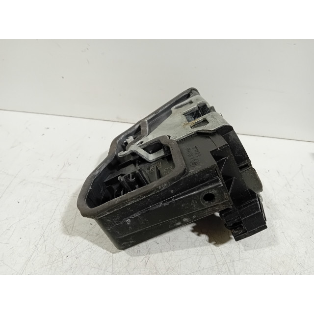 Locking mechanism door electric central locking front right BMW 5 serie (F10) (2010 - 2011) Sedan 530d 24V (N57-D30A)