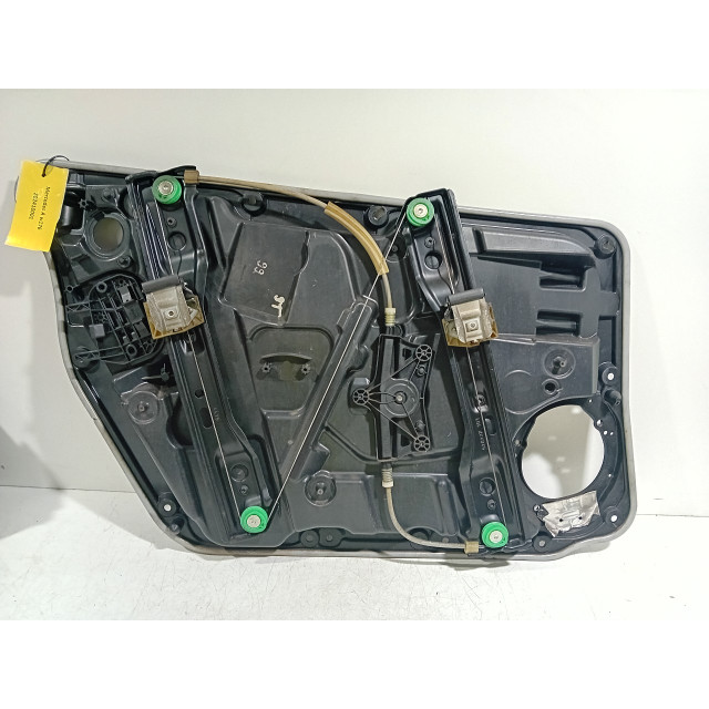 Window mechanism front right Mercedes-Benz A (W176) (2015 - 2018) Hatchback 2.0 A-250 Turbo 16V (M270.920(Euro 6))