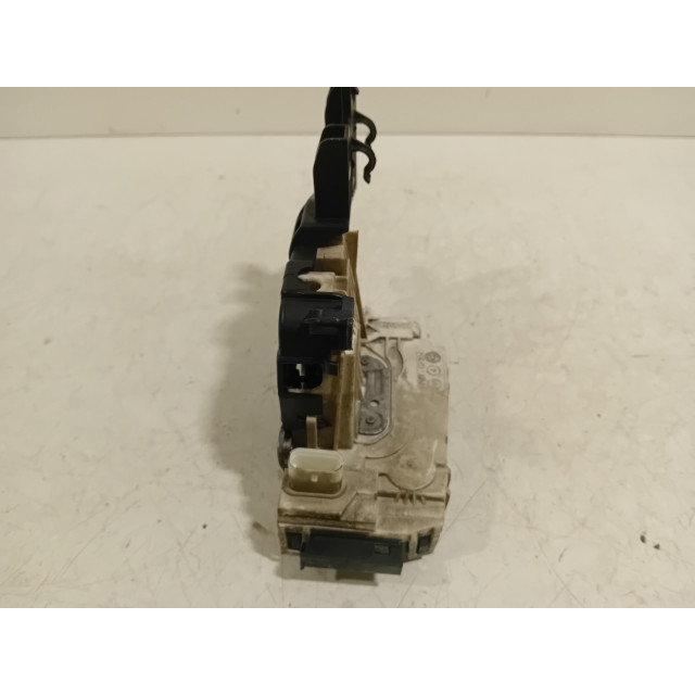 Locking mechanism door electric central locking front right Mercedes-Benz A (W176) (2015 - 2018) Hatchback 2.0 A-250 Turbo 16V (M270.920(Euro 6))