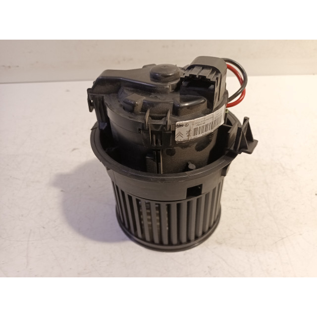 Heater fan motor Peugeot 208 I (CA/CC/CK/CL) (2012 - 2019) Hatchback 1.2 Vti 12V PureTech 82 (EB2F(HMZ))