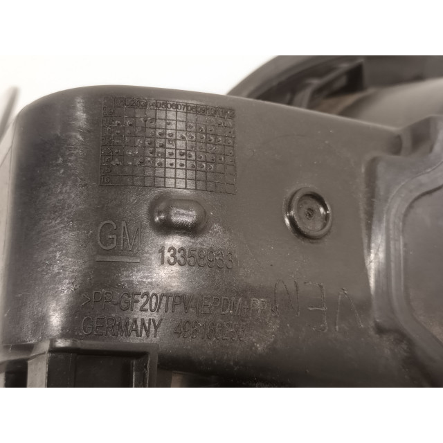 Fuel filler flap  Astra J Sports Tourer (PD8/PE8/PF8) (2014 - 2015) Combi 1.6 CDTI 16V (B16DTL(Euro 6))