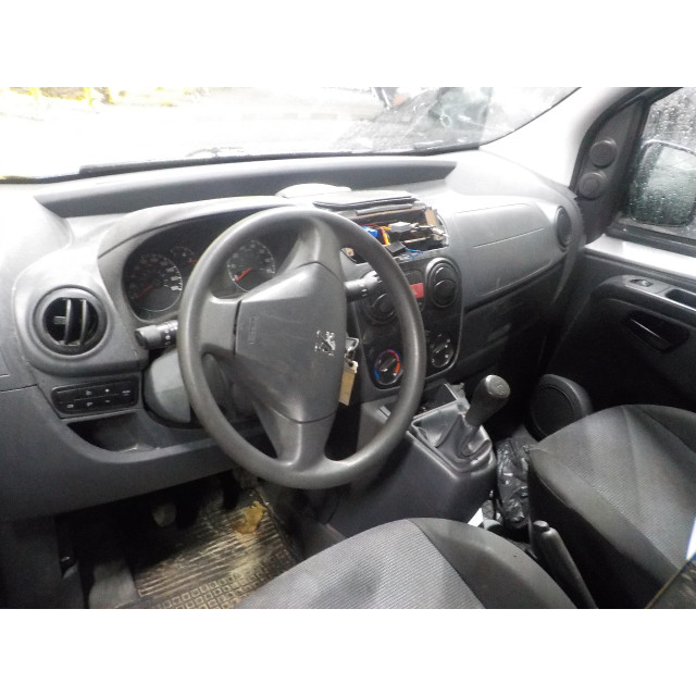 Driveshaft front right Peugeot Bipper (AA) (2008 - present) Van 1.4 HDi (DV4TD(8HS))