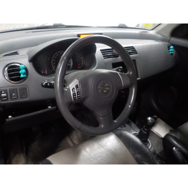 Hub front left Suzuki Swift (ZA/ZC/ZD1/2/3/9) (2005 - 2010) Hatchback 1.3 VVT 16V (M13A VVT)