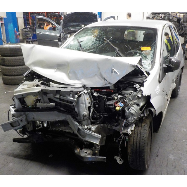 Suspension arm front left Renault Twingo II (CN) (2007 - 2014) Hatchback 3-drs 1.2 16V (D4F-770)