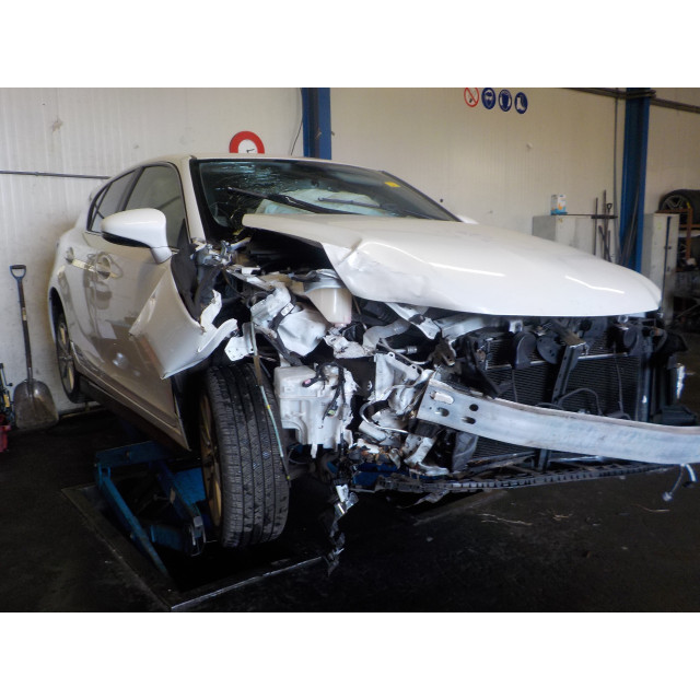 Handbrake release Lexus CT 200h (2010 - 2020) Hatchback 1.8 16V (2ZRFXE)