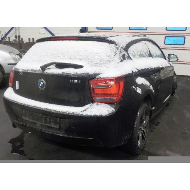 Hazard light switch BMW 1 serie (F21) (2011 - 2015) Hatchback 3-drs 116i 1.6 16V (N13-B16A)