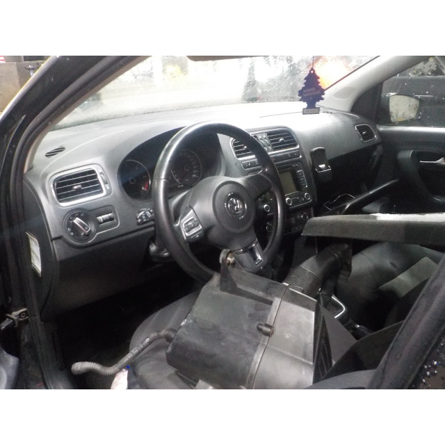 Outside mirror right electric Volkswagen Polo V (6R) (2009 - 2014) Hatchback 1.2 TDI 12V BlueMotion (CFWA(Euro 5))