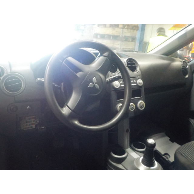 Driveshaft front left Mitsubishi Colt (Z2/Z3) (2004 - 2012) Hatchback 1.3 16V (4A90)