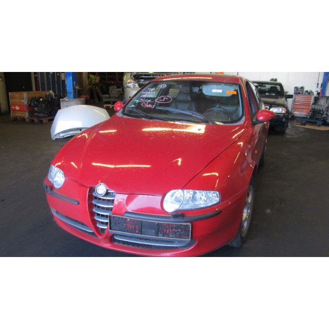 Front windscreen wiper motor Alfa Romeo 147 (937) (2000 - 2002) Hatchback 2.0 Twin Spark 16V (AR32.310)