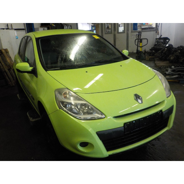 Front wing right Renault Clio III (BR/CR) (2005 - 2012) Hatchback 1.2 16V 75 (D4F-740)