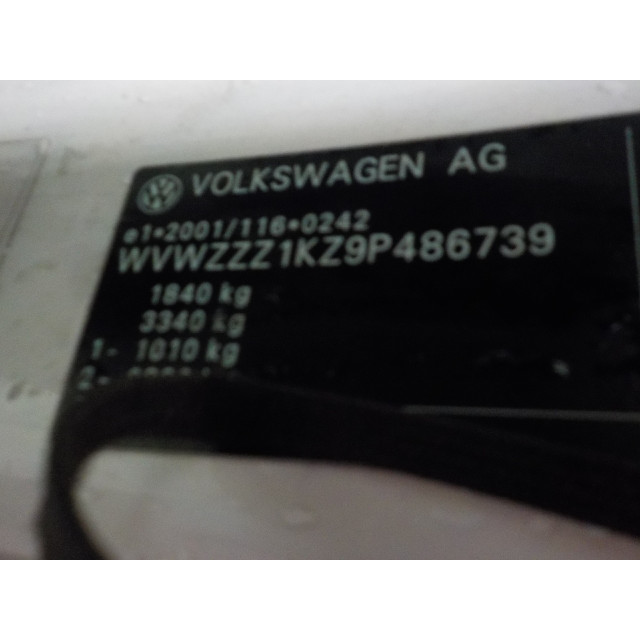 Front windscreen wiper motor Volkswagen Golf VI (5K1) (2008 - 2012) Hatchback 2.0 TDI 16V (CBDC)