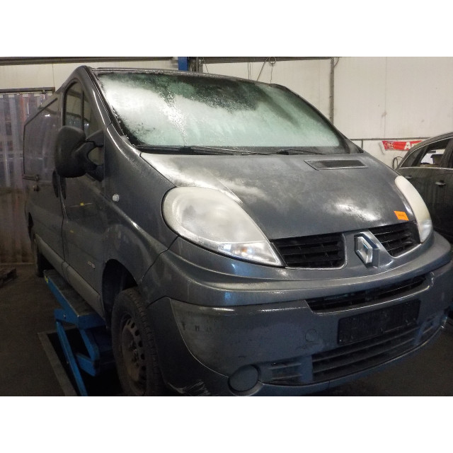 Outside mirror right Renault Trafic New (FL) (2006 - 2014) Van 2.0 dCi 16V 115 (M9R-A630)