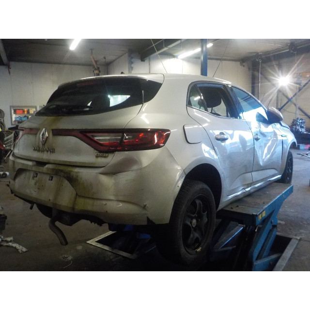 Tail light boot lid left Renault Megane IV (RFBB) (2015 - present) Megane IV Hatchback 5-drs 1.5 Energy dCi 110 (K9K-G6)