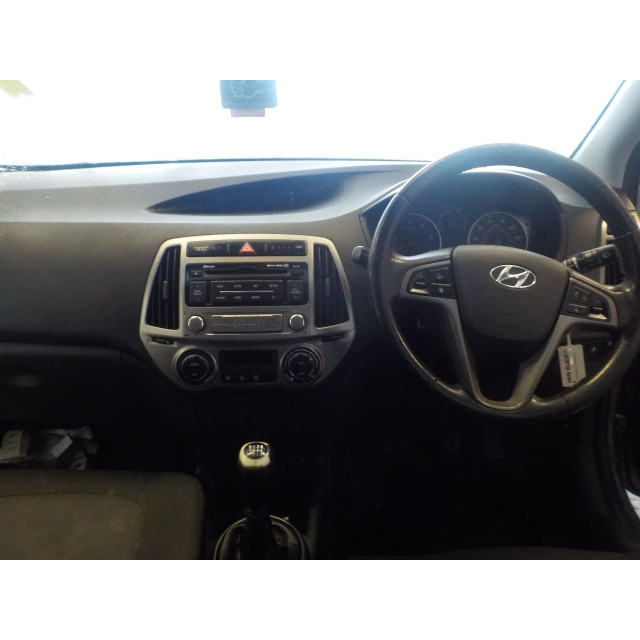 Electric window mechanism front left Hyundai i20 (2008 - 2015) Hatchback 1.4 CRDi 16V (D4FC)