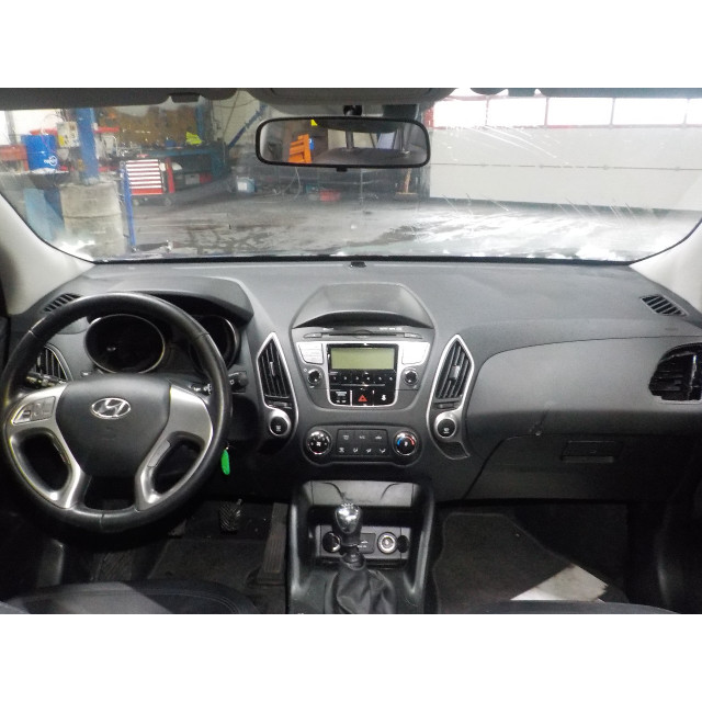 Caliper rear right Hyundai iX35 (LM) (2010 - 2015) SUV 1.7 CRDi 16V (D4FD)
