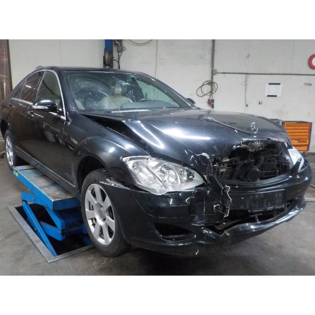 Locking mechanism door electric central locking front right Mercedes-Benz S (W221) (2005 - 2013) Sedan 3.0 S-320 CDI 24V 4-Matic (OM642.932)