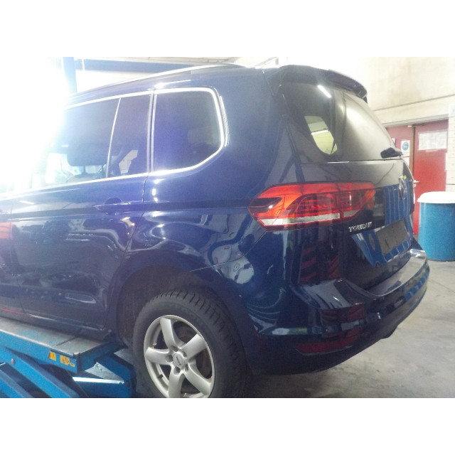 Outside mirror left electric Volkswagen Touran (5T1) (2016 - 2021) MPV 1.6 TDI SCR BlueMotion Technology (DGDA)