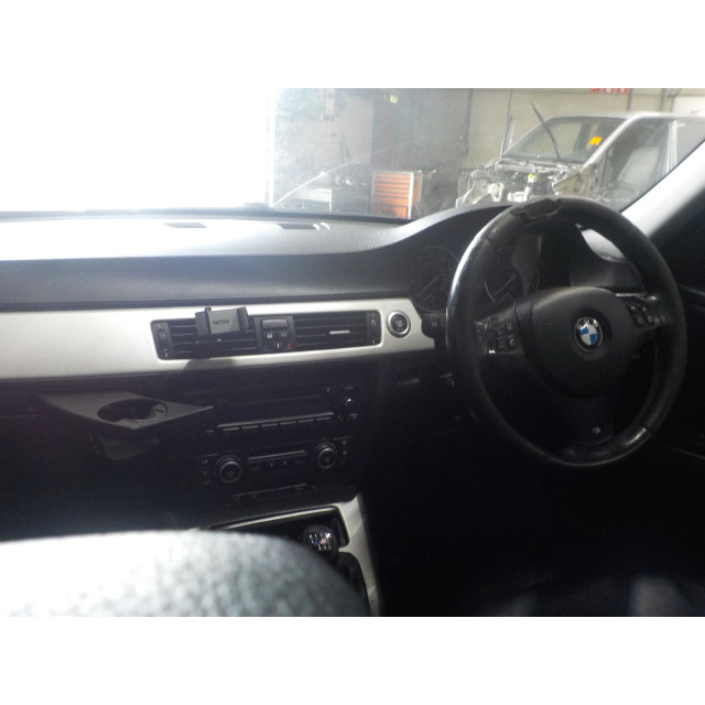 Door rear left BMW 3 serie (E90) (2007 - 2011) Sedan 318d 16V (N47-D20A)