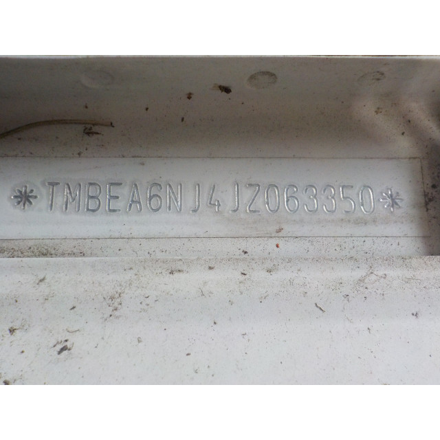Headlight holder left Skoda Fabia III (NJ3) (2014 - 2021) Hatchback 5-drs 1.0 12V (CHYA)