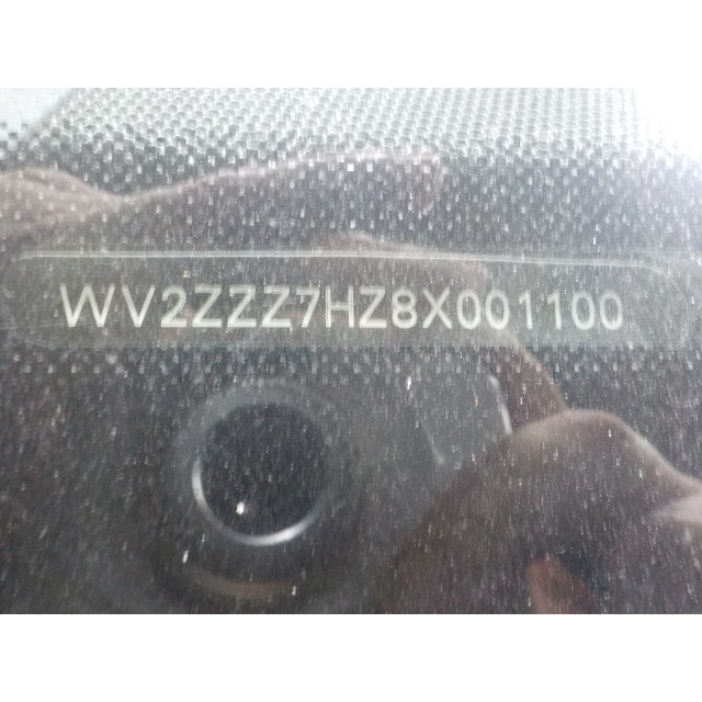 Driveshaft front left Volkswagen Transporter T5 (2003 - 2009) Van 2.5 TDi (BNZ)
