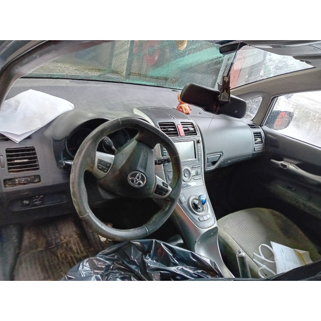 Heater control panel Toyota Auris (E15) (2010 - 2012) Hatchback 1.8 16V HSD Full Hybrid (2ZRFXE)