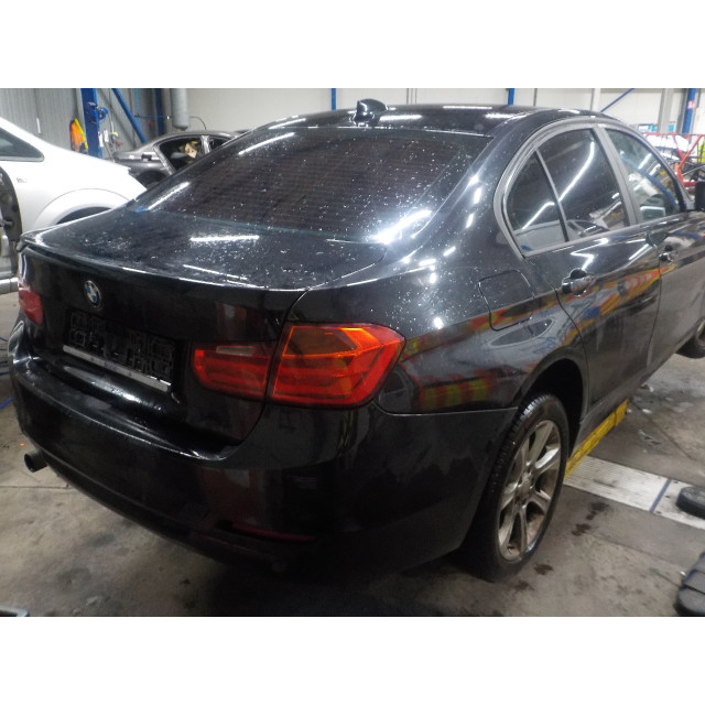 Tail light body right BMW 3 serie (F30) (2012 - 2018) Sedan 316d 2.0 16V (N47-D20C)