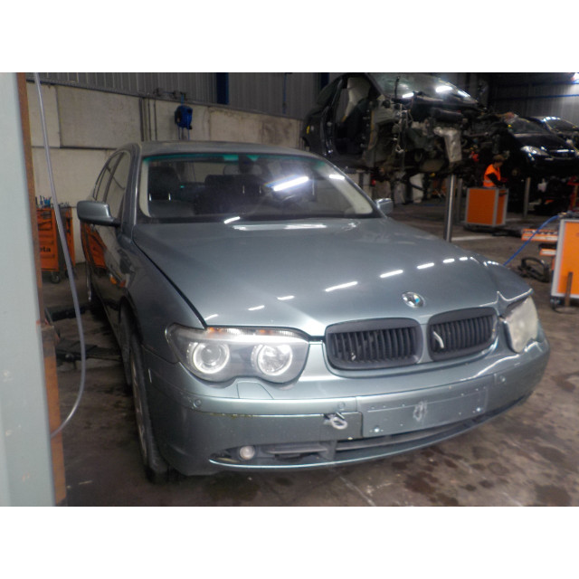 Tail light body right BMW 7 serie (E65/E66/E67) (2001 - 2005) Sedan 745i,Li 4.4 V8 32V (N62-B44A)