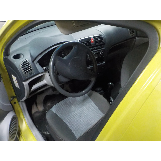 Taillight outside left Kia Picanto (BA) (2004 - 2011) Hatchback 1.0 12V (G4HE)