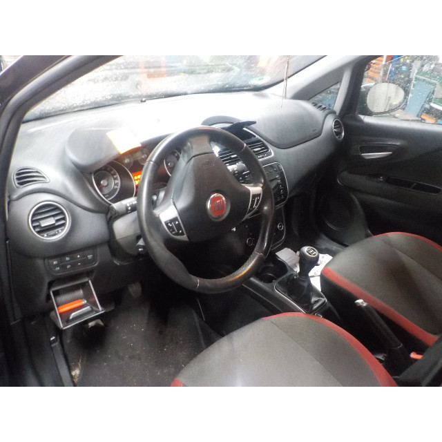 Rear windscreen wiper Fiat Punto Evo (199) (2009 - 2012) Hatchback 1.3 JTD Multijet 85 16V (199.B.4000(Euro 5))