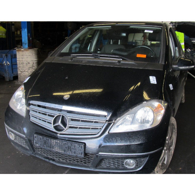 Bonnet right hinge Mercedes-Benz A (W169) (2004 - 2012) Hatchback 1.5 A-150 (M266.920)