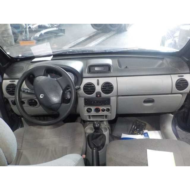 Seatbelt right rear Renault Kangoo (KC) (2003 - 2005) MPV 1.5 dCi 80 (K9K-702)