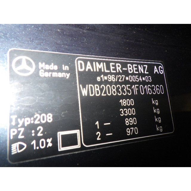 Tail light boot lid left Mercedes-Benz CLK (W208) (1997 - 2002) Coupé 2.0 200 16V (M111.945)
