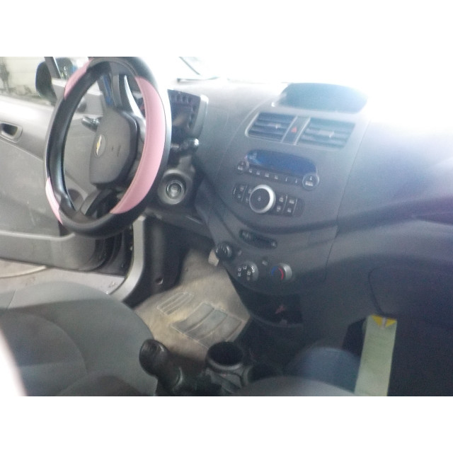 Hub front left Daewoo/Chevrolet Spark (M300) (2010 - 2015) Hatchback 1.0 16V Bifuel (LMT)
