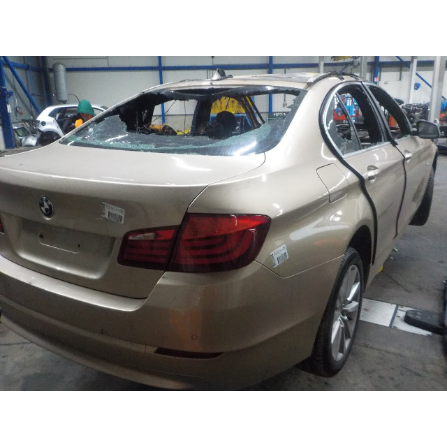 Bonnet right hinge BMW 5 serie (F10) (2011 - 2016) Sedan 528i xDrive 16V (N20-B20A)