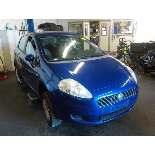Outside mirror right electric Fiat Grande Punto (199) (2005 - present) Hatchback 1.2 (199.A.4000(Euro 4))
