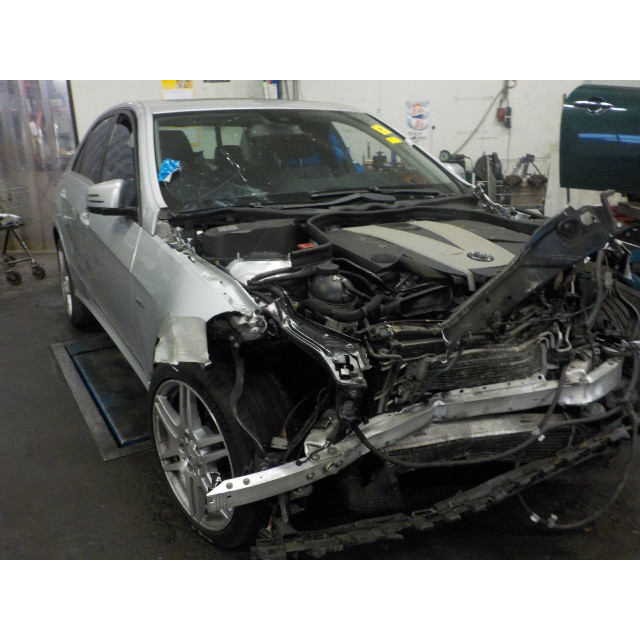 Suspension arm rear left under Mercedes-Benz E (W212) (2009 - 2015) Sedan E-350 CDI V6 24V BlueEfficiency (OM642.850(Euro 5))