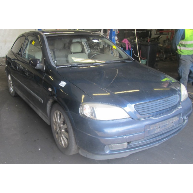 Wiper front left Vauxhall / Opel Astra G (F08/48) (1998 - 2005) Hatchback 1.6 16V (Z16XE(Euro 4))