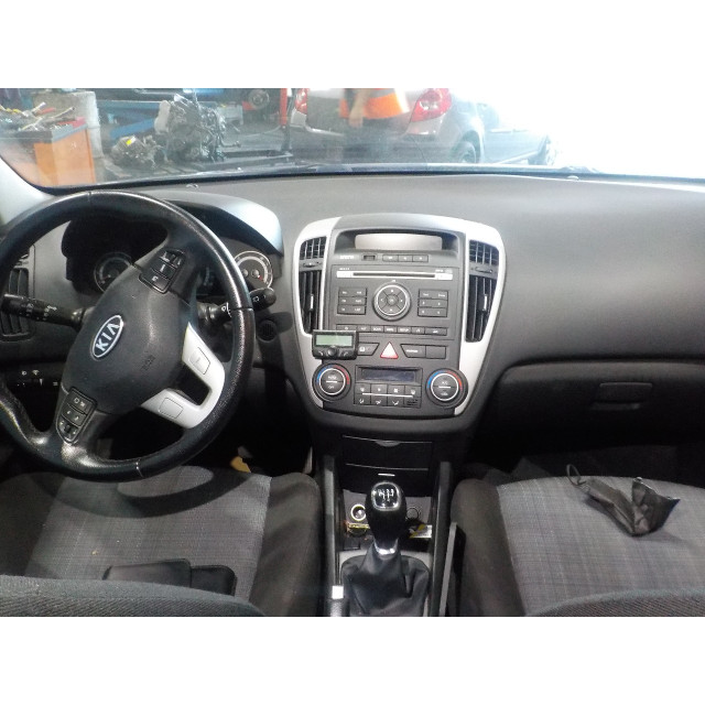 Steering wheel Kia Cee'd Sporty Wagon (EDF) (2007 - 2012) Combi 1.4 16V (G4FA)