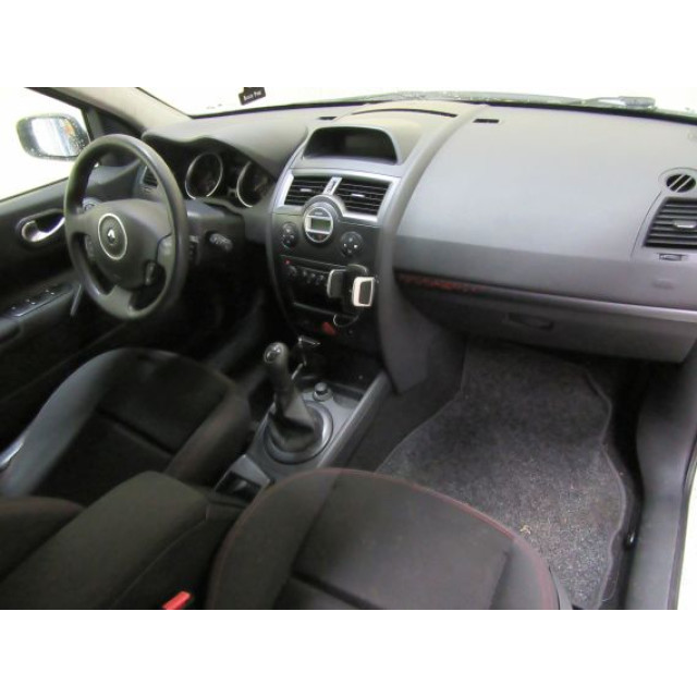 Airbag steering wheel Renault Megane II Grandtour (KM) (2005 - 2009) Combi 5-drs 1.5 dCi 85 (K9K-724)