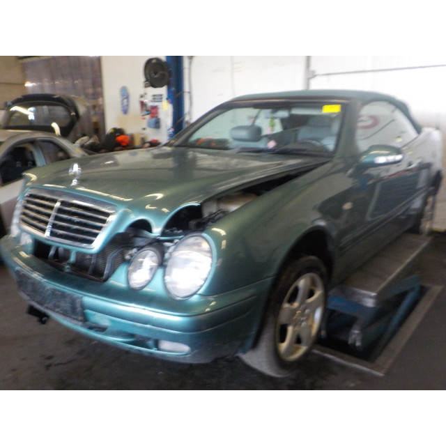 Driveshaft Mercedes-Benz CLK (R208) (1998 - 2002) Cabrio 3.2 320 V6 18V (M112.940)